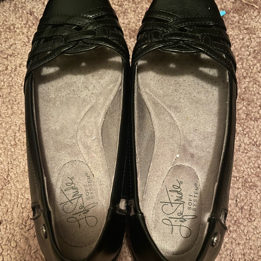 LifeStride size 6.5! Only been worn 6 times!